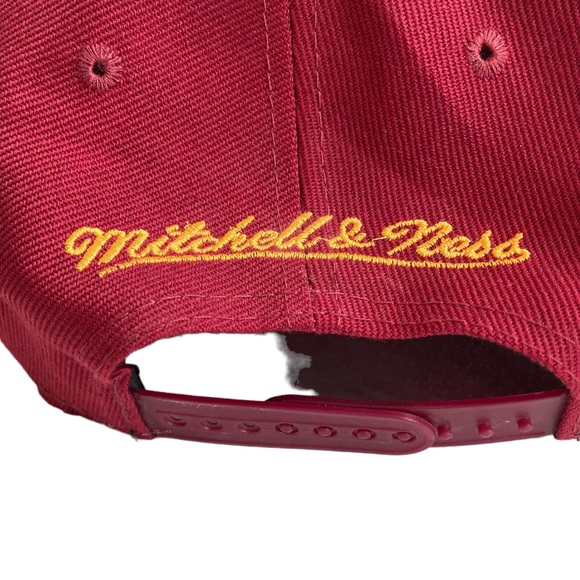 Cleveland Cavaliers Lebron James and Steph Curry Image 2017 Playoff Snapback - Picture 6 of 8